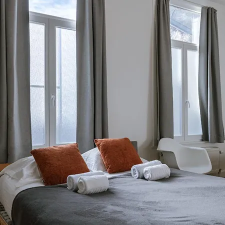 Lägenhet Huswell - Spacious In The Historic Center Of