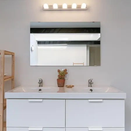 Lägenhet Huswell - Spacious In The Historic Center Of