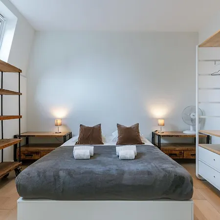 Lägenhet Huswell - Spacious In The Historic Center Of *